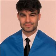 Soy graduado en el grado de Química e imparto clases de Química y Matemáticas a nivel de la ESO y Bachillerato